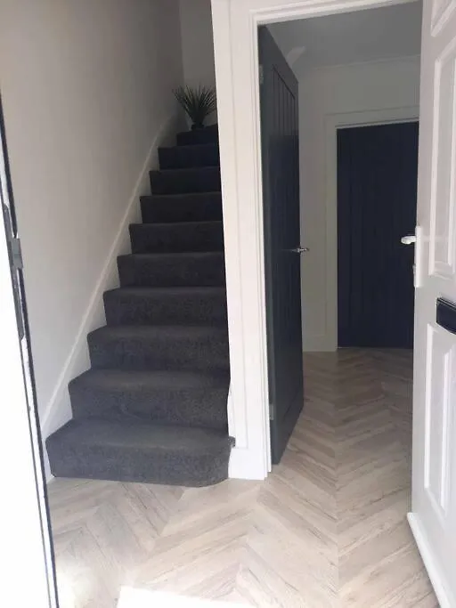 3-Bedroom Home - Tv In Every Room - Free Parking - Ideally Located In Swansea Holiday home